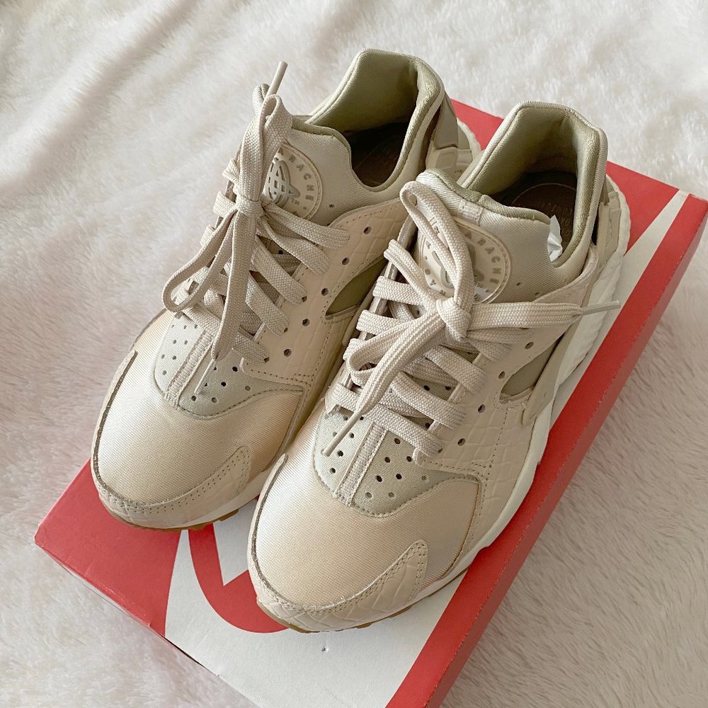 NIKE AIR HUARACHE RUN PREMIUM-W OATMEAL/KHAKI/SAIL
